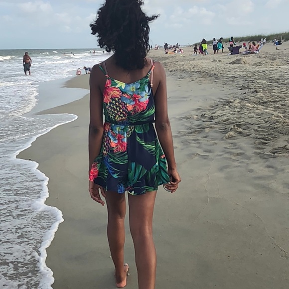 Tropical Print Playsuit - Picture 5 of 8